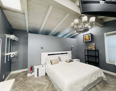 2531 Gulfstream Lane - Photo Thumbnail 12