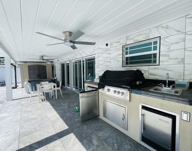 2531 Gulfstream Lane - Photo Thumbnail 3