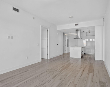 155 E Boca Raton Road - Photo Thumbnail 9