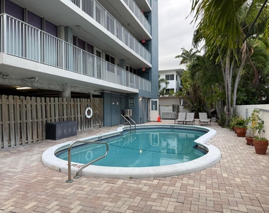 524 Orton Avenue - Photo Thumbnail 14