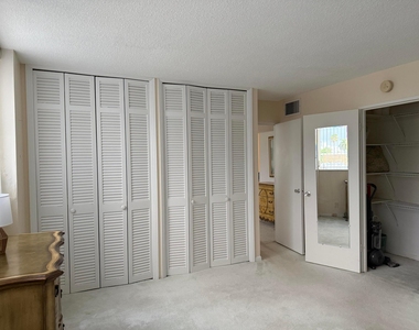 524 Orton Avenue - Photo Thumbnail 8