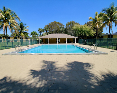 316 Meadows Circle - Photo Thumbnail 9