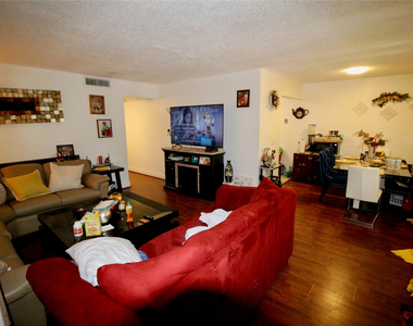 316 Meadows Circle - Photo Thumbnail 1