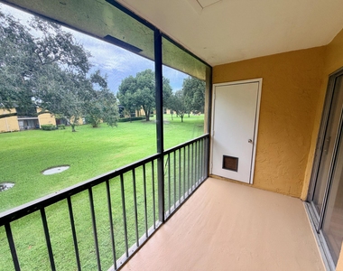 316 Meadows Circle - Photo Thumbnail 16