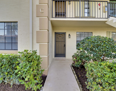 1001 Pinecrest Circle - Photo Thumbnail 3