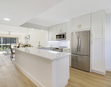 1001 Pinecrest Circle - Photo Thumbnail 4