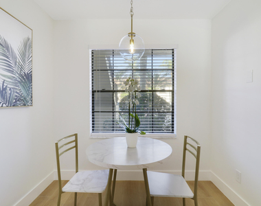 1001 Pinecrest Circle - Photo Thumbnail 7