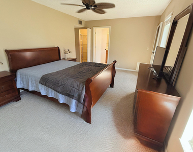 5301 Lakefront Boulevard - Photo Thumbnail 14