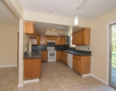 8604 Brookline Avenue - Photo Thumbnail 5