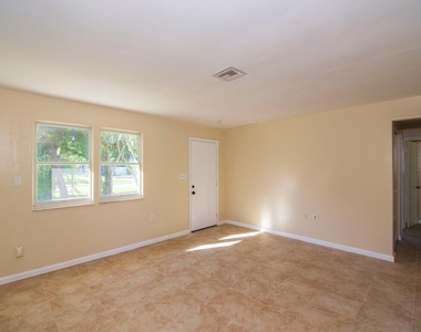 8604 Brookline Avenue - Photo Thumbnail 8