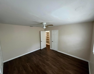 1335 Nw 7th Terrace - Photo Thumbnail 6