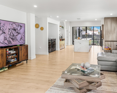 1125 N K Street - Photo Thumbnail 2