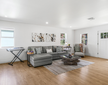 1125 N K Street - Photo Thumbnail 4