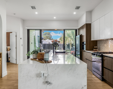 1125 N K Street - Photo Thumbnail 7