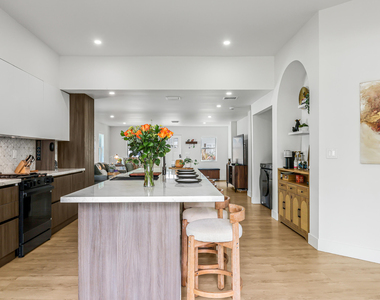 1125 N K Street - Photo Thumbnail 8