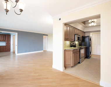 800 Jeffery Street - Photo Thumbnail 4