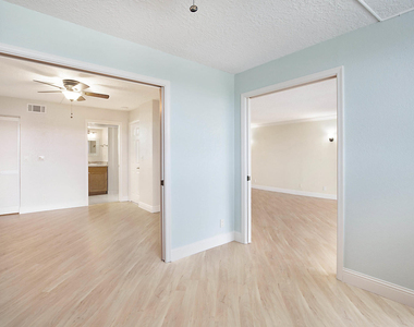 800 Jeffery Street - Photo Thumbnail 14