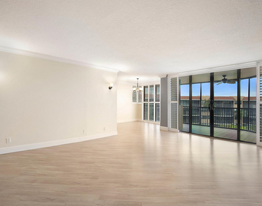 800 Jeffery Street - Photo Thumbnail 7