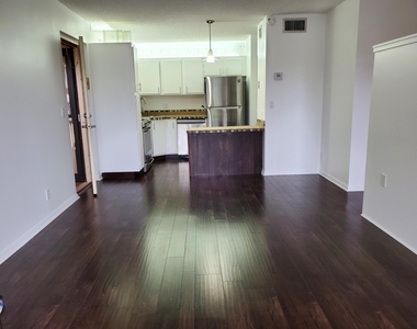 603 Sea Pine Way - Photo Thumbnail 10