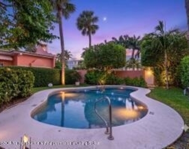 142 Peruvian Avenue - Photo Thumbnail 22
