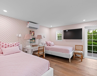 142 Peruvian Avenue - Photo Thumbnail 17