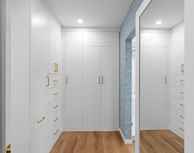 142 Peruvian Avenue - Photo Thumbnail 16