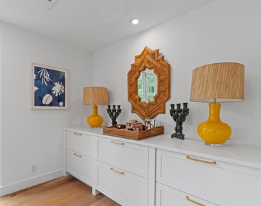 142 Peruvian Avenue - Photo Thumbnail 8