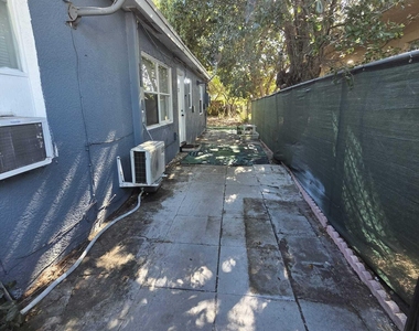 1501 N Andrews Avenue - Photo Thumbnail 9