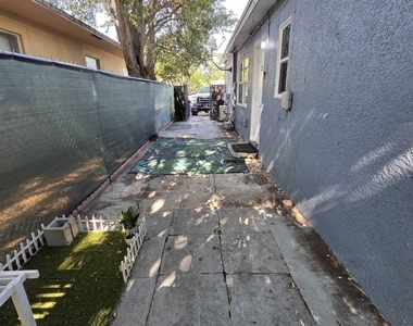 1501 N Andrews Avenue - Photo Thumbnail 8