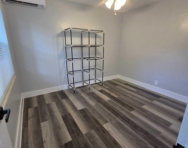 1501 N Andrews Avenue - Photo Thumbnail 2