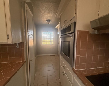 9909 Sunnymeade Place - Photo Thumbnail 11