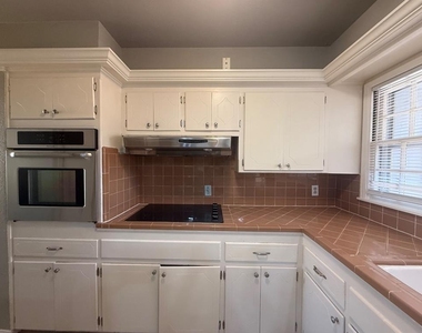 9909 Sunnymeade Place - Photo Thumbnail 7