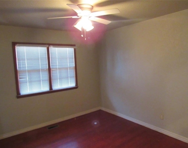 9909 Sunnymeade Place - Photo Thumbnail 11
