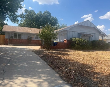9909 Sunnymeade Place - Photo Thumbnail 3