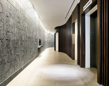 West 52nd Street - Photo Thumbnail 5