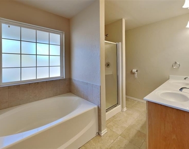 21886 Pioneer Circle - Photo Thumbnail 10