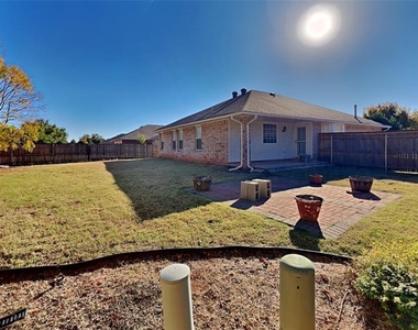 21886 Pioneer Circle - Photo Thumbnail 18