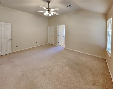 21886 Pioneer Circle - Photo Thumbnail 9