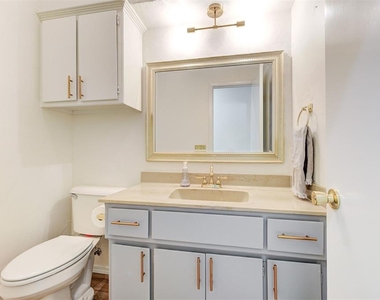 3208 Castlerock Road - Photo Thumbnail 21