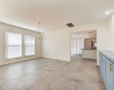 3208 Castlerock Road - Photo Thumbnail 7