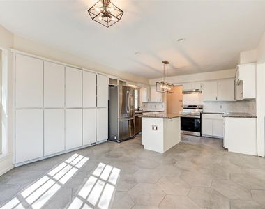 3208 Castlerock Road - Photo Thumbnail 15