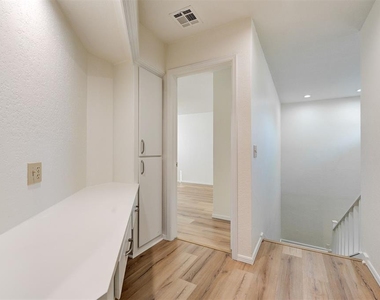3208 Castlerock Road - Photo Thumbnail 23
