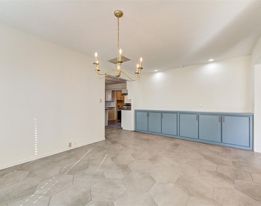 3208 Castlerock Road - Photo Thumbnail 8
