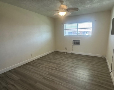 3850 Ne 21st Way - Photo Thumbnail 5
