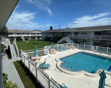 3850 Ne 21st Way - Photo Thumbnail 1