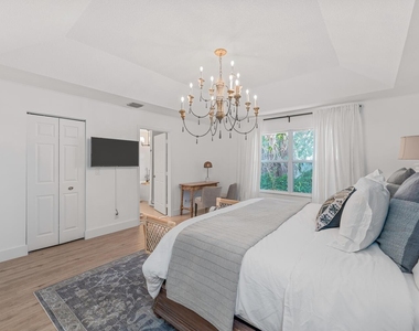 13531 Fountain View Boulevard - Photo Thumbnail 14