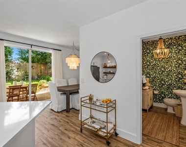13531 Fountain View Boulevard - Photo Thumbnail 8