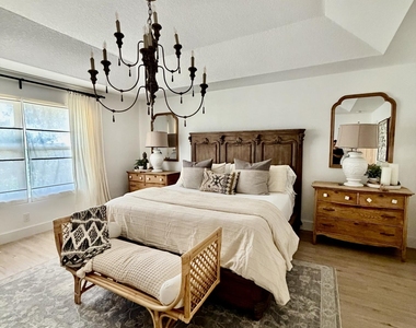 13531 Fountain View Boulevard - Photo Thumbnail 12