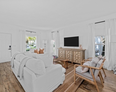 13531 Fountain View Boulevard - Photo Thumbnail 1