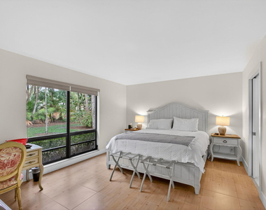 611 Brackenwood Cove - Photo Thumbnail 17